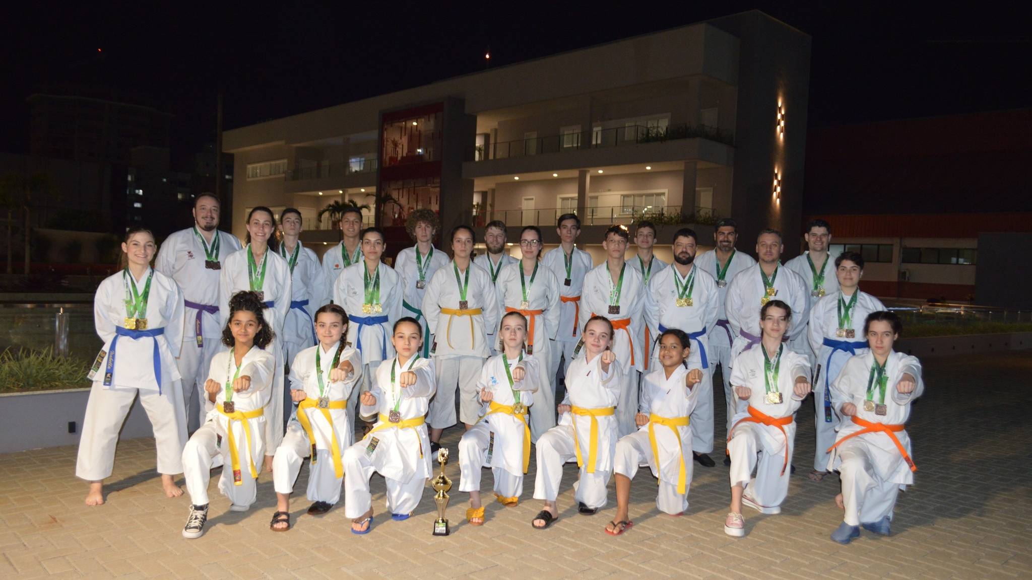 Equipe De Karat Do Clube Comercial Conquista Medalhas Na Etapa