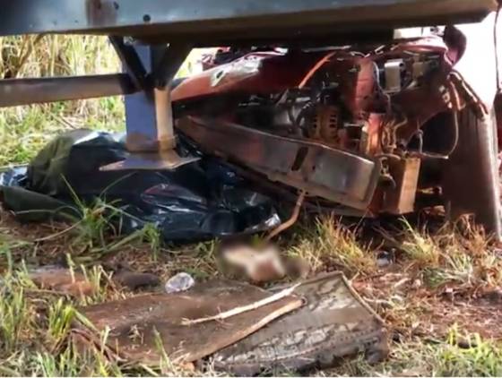 V Deo Mostra Momento Da Colis O Entre Carreta E Carro Que Matou Pais E