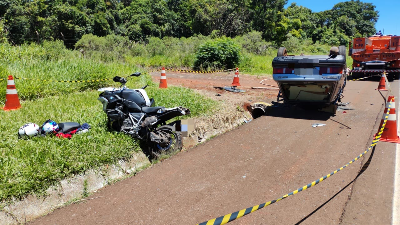 Duas pessoas ficam feridas em batida na marginal da BR 277