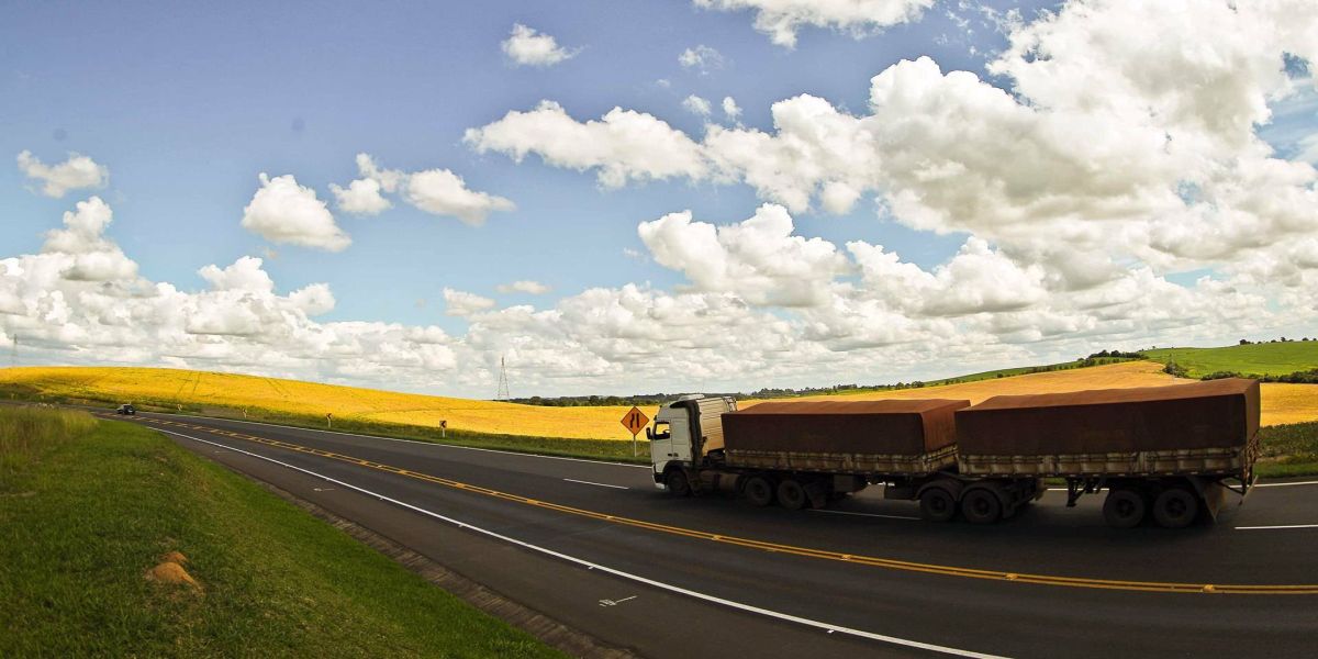 Governo do Paraná divulga pontos de apoio aos caminhoneiros nas rodovias