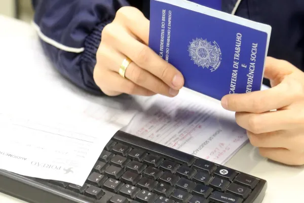 Foto relacionada a notícia: 10 mil pessoas conseguiram emprego pelas Agências do Trabalhador em março