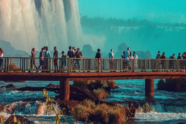 Pequenos negócios do setor do Turismo sofrem com a pandemia do Coronavírus