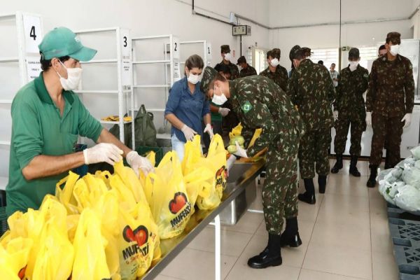 Imagem referente a notícia: Seaso inicia entrega de alimentos ä famílias cadastradas no CRAS