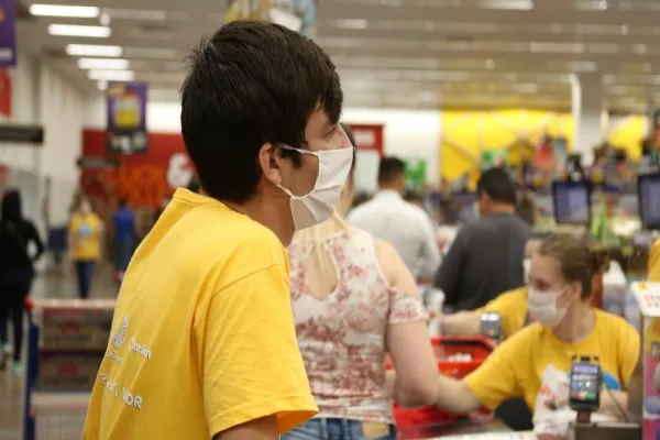Foto relacionada a notícia: CMC: Vereador pede providências às autoridades contra superlotação nos mercados