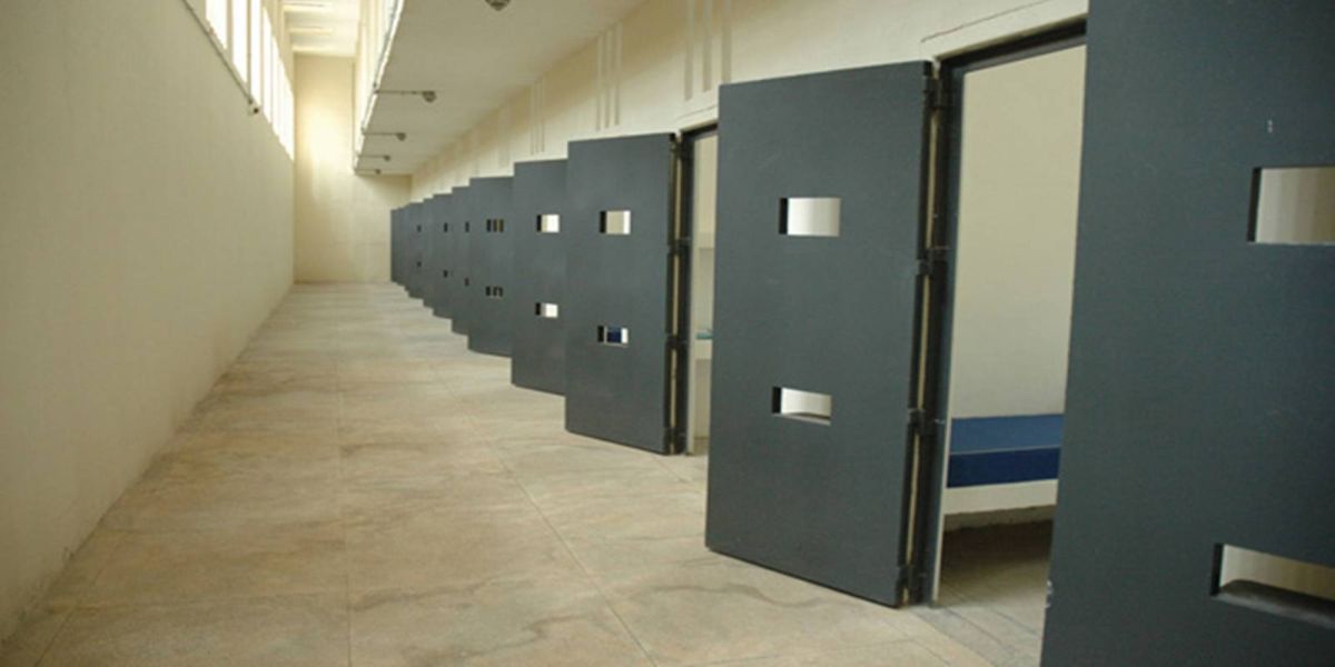 Justiça determina restabelecimento de parlatório virtual entre presos e advogados