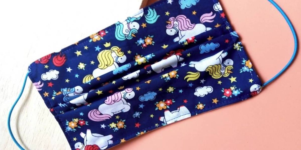 Médico infectologista alerta: antes e depois de manusear a máscara lave as mãos