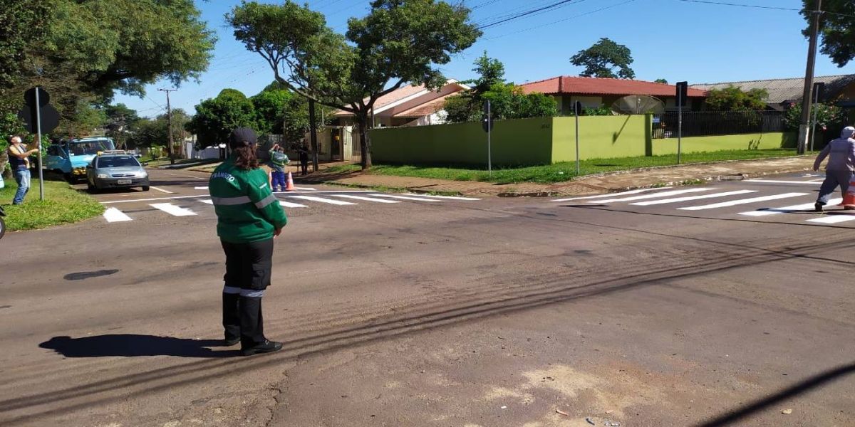 Semáforo da Recife x Antônio José Elias entra em operação com orientação educativa