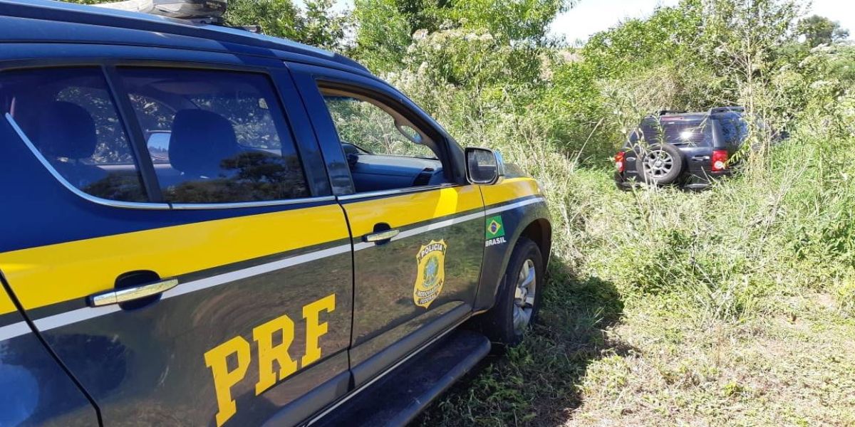 PRF persegue veículo com cigarro em ruas de Francisco Alves (PR)