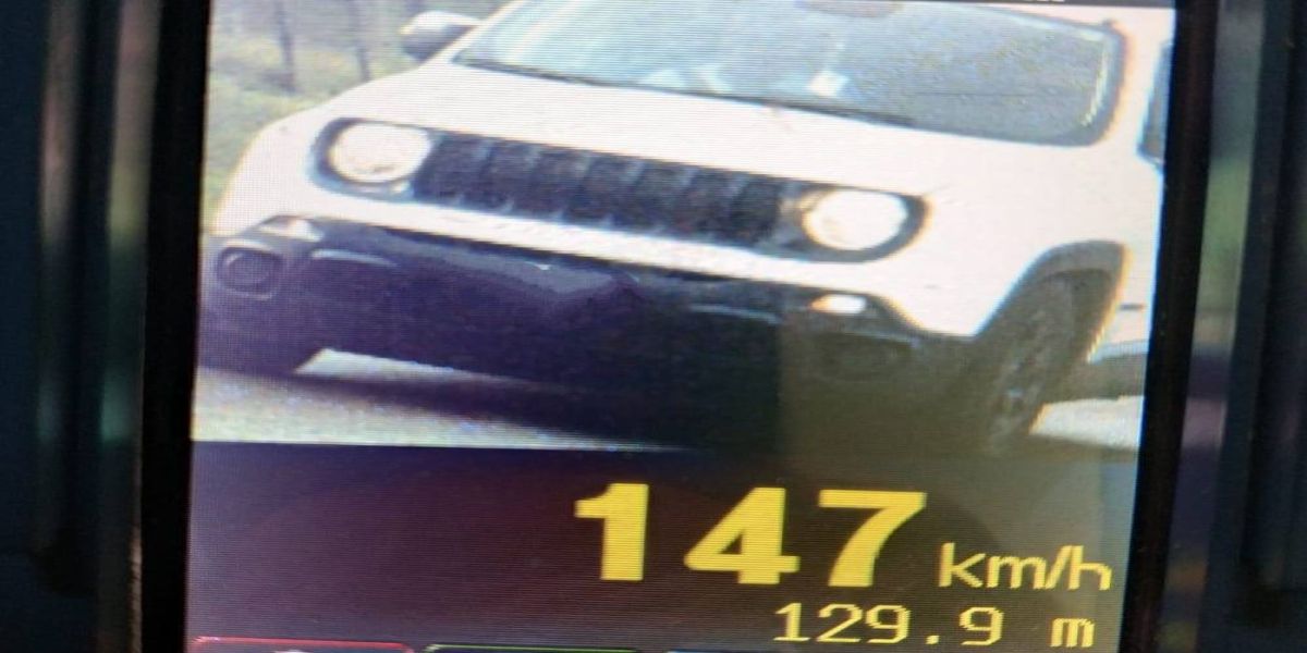 Automóvel é flagrado a 147 quilômetros por hora na PR-180, em Cascavel