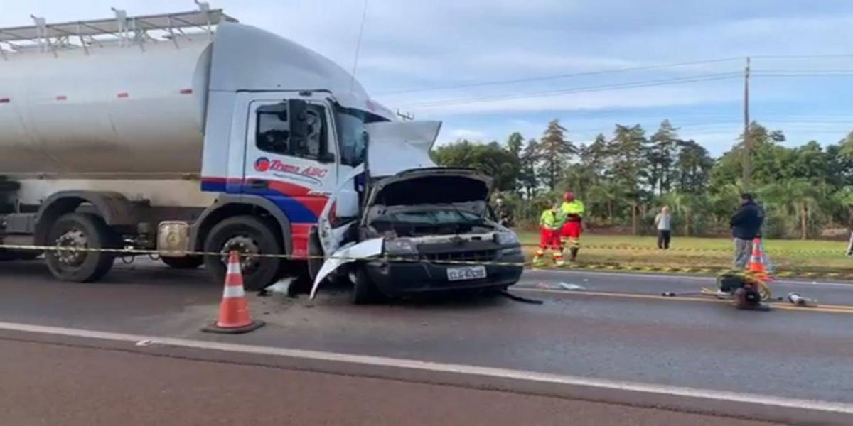 Homem morre em gravíssimo acidente de trânsito com caminhão na BR-277