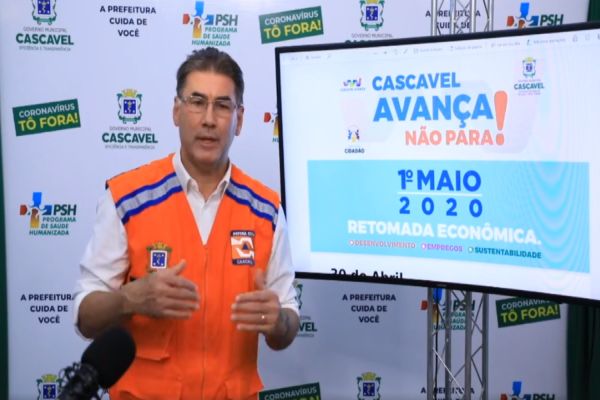 Imagem referente a notícia: Paranhos apresenta novo conjunto de obras e novo Decreto Municipal