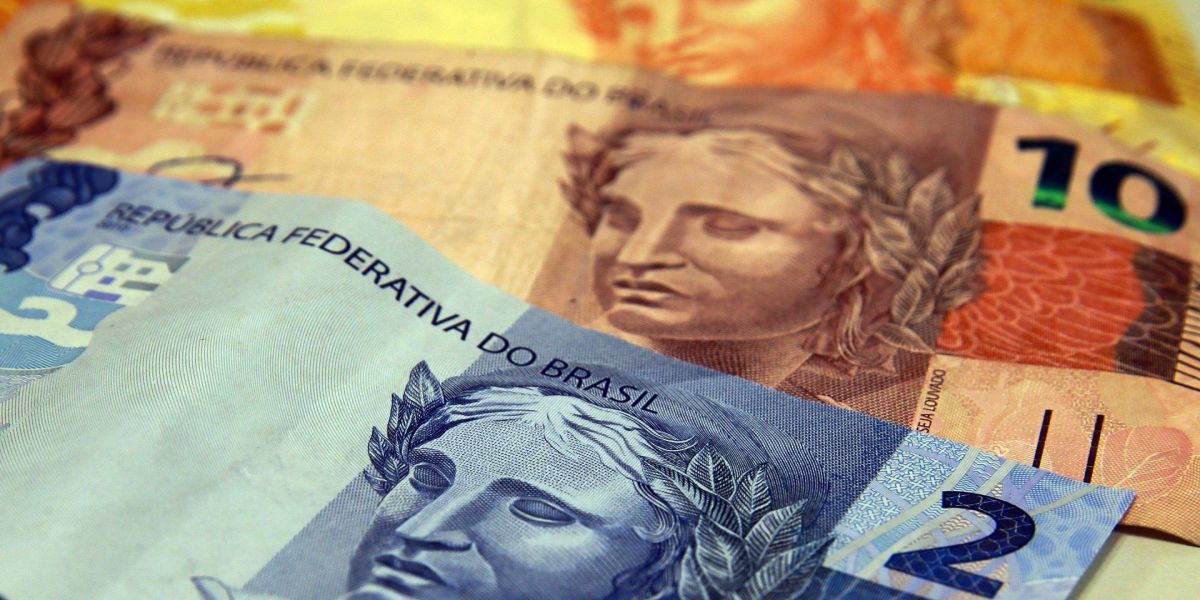 Mercado financeiro reduz novamente previsão do PIB para 2020