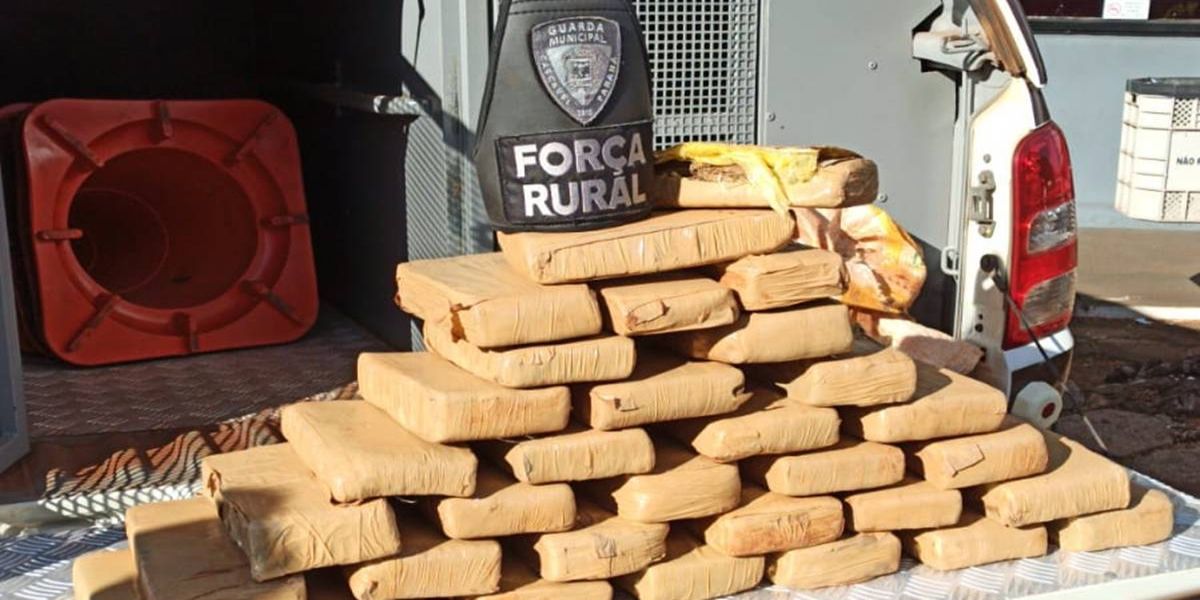 Força Rural da GM localiza 32 tabletes de maconha no Bairro Guarujá