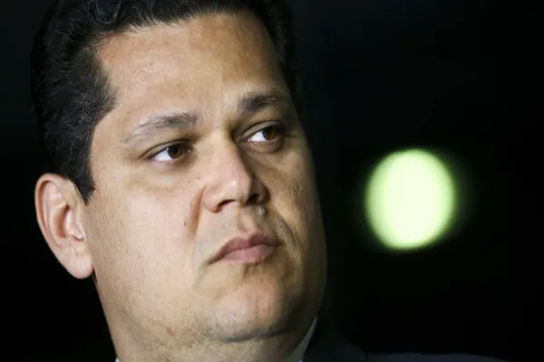 Foto relacionada a notícia: Alcolumbre sugere nova edição da MP do Contrato Verde Amarelo