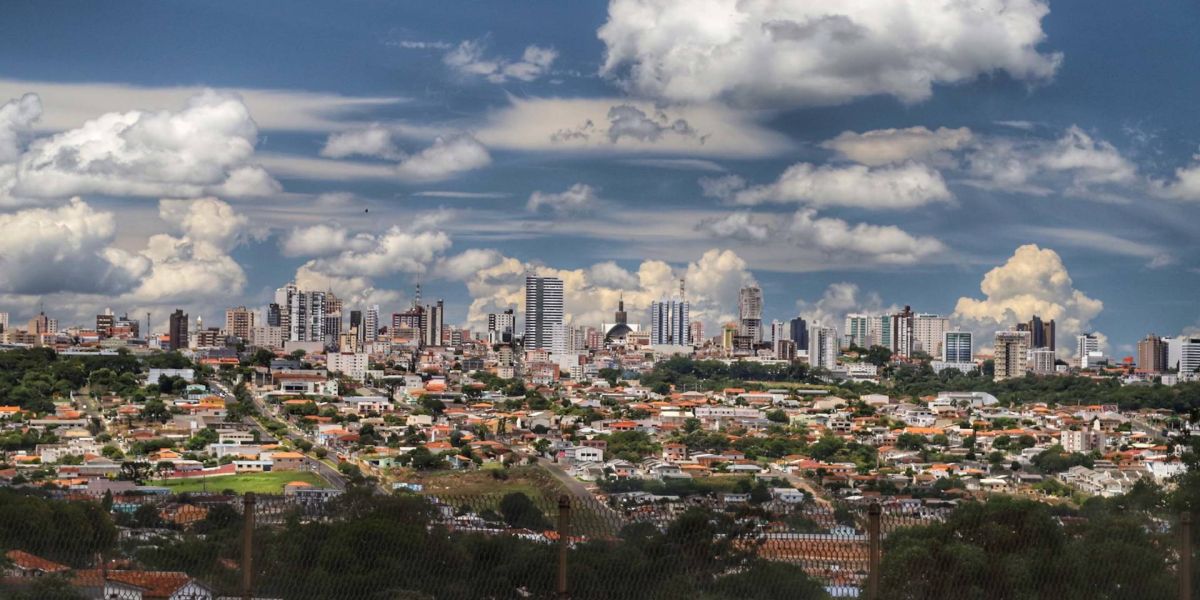 Atividade econômica cai 28,8% no Paraná entre março e abril