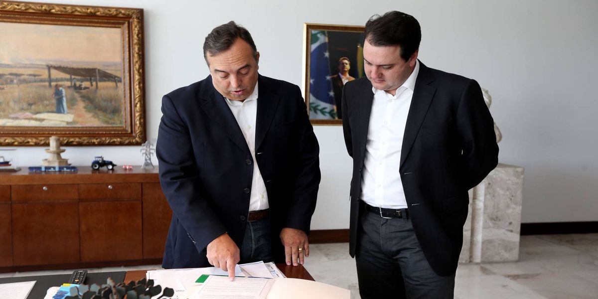 Governador do Paraná sanciona lei que proíbe corte de luz, água e gás