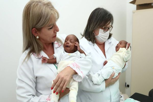 Recém-nascidos são vacinados contra BCG e Hepatite B em Cascavel