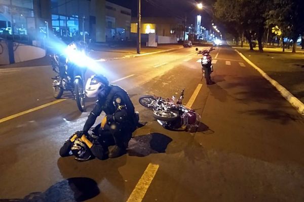 Jovem tenta fugir de abordagem do GPOM da Guarda Municipal, e sofre queda no Centro