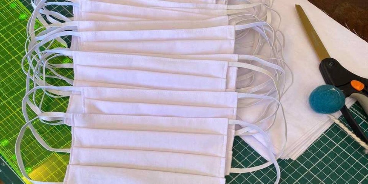 Voluntários da Copel fazem máscaras de proteção