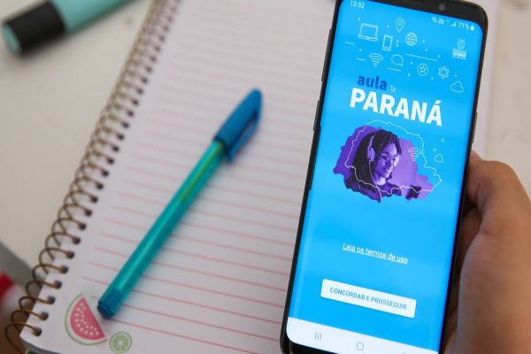 Confirmado como solução, EaD já funciona em todo o Paraná
