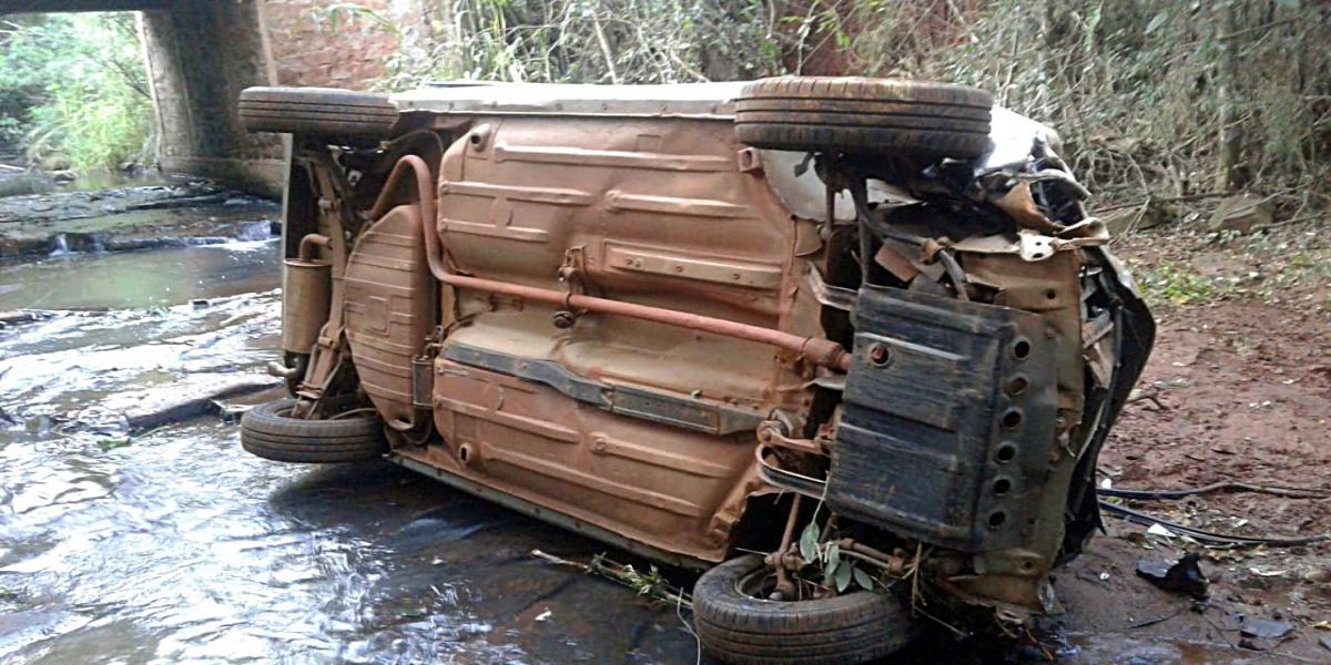 Homem morre após sair da estrada e cair dentro de rio na área rural de Santa Izabel do Oeste