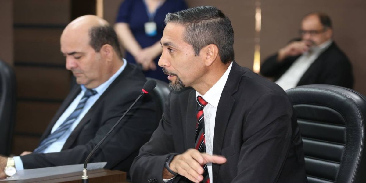 CMC: Carlinhos avança com profissional de educação física na rede municipal