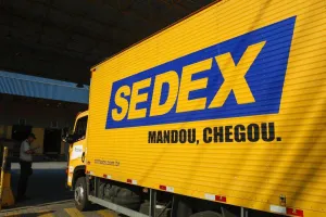 Trabalhadores dos Correios realizam assembleia e podem entrar em greve em Cascavel
