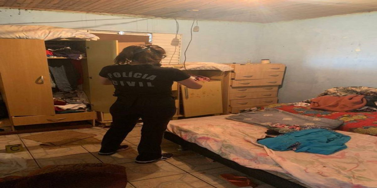 Mulher encontrada morta em casa com pescoço cortado foi estuprada