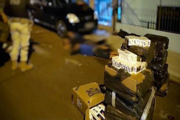 Foto relacionada a notícia: PRF prende paraguaios por contrabando e descumprimento de medida sanitária preventiva pelo COVID-19