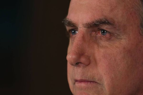 Imagem referente a notícia: Bolsonaro é preso preventivamente em Brasília