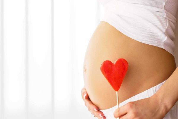 Líder nacional em consultas pré-natal, Paraná celebra Dia da Gestante com avanços