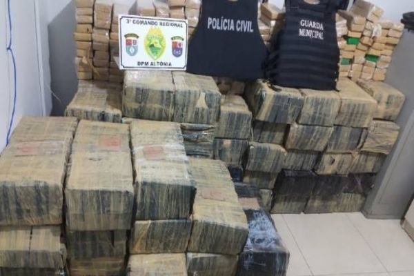 Polícia Civil apreende 1.360 quilos de maconha em Altônia nesta segunda