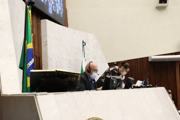 Uso de máscara em ambientes coletivos será obrigatório no Paraná