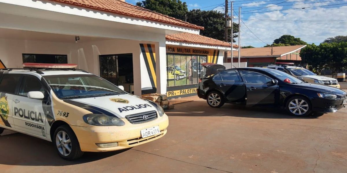 PRE apreende 205kg de maconha em carro furtado em Peabiru