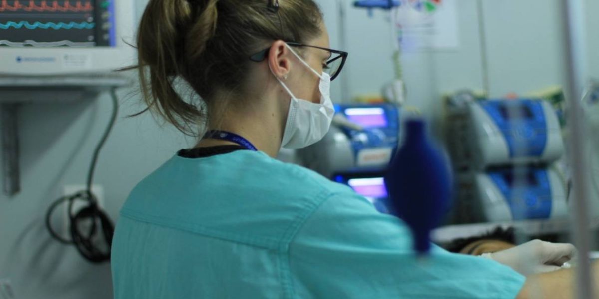 Huop deve contratar até 170 profissionais de saúde através de chamamento público