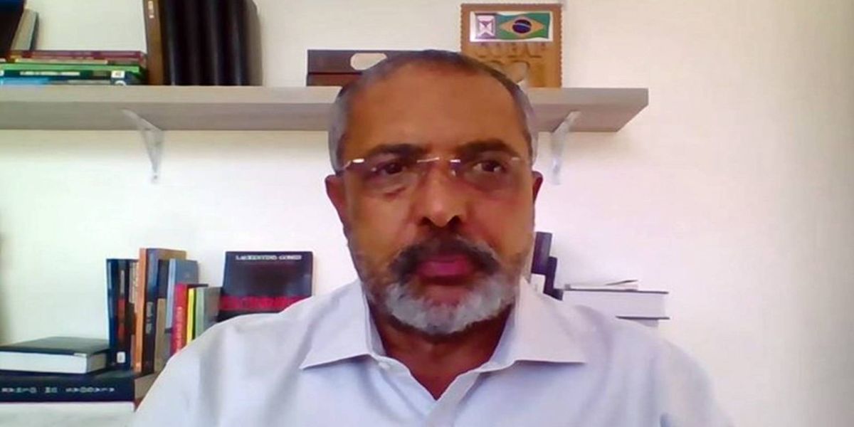 Paulo Paim apresenta projetos de auxílio a desempregados e microempresas