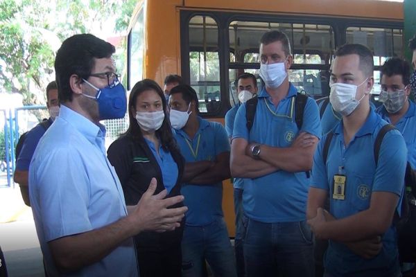 Imagem referente a notícia: Atraso nos salários gera paralisação do transporte coletivo em Francisco Beltrão