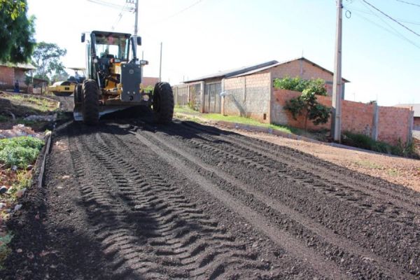 Vila Operária, em Santa Tereza do Oeste ganha pavimentação com a fresa asfáltica