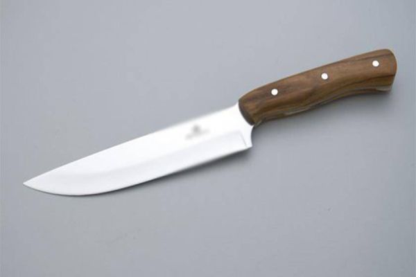 Mulher dá facada em companheiro por ele não ajudar em casa, em Erechim