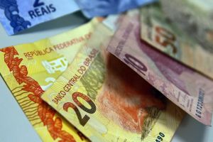 Inflação oficial de agosto fecha em -0,32%, menor taxa em quatro anos