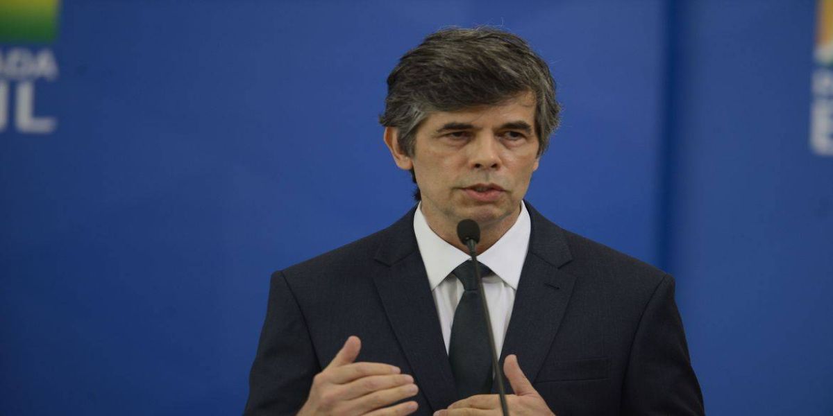 Covid-19: Teich anuncia contratação de 267 profissionais no Amazonas