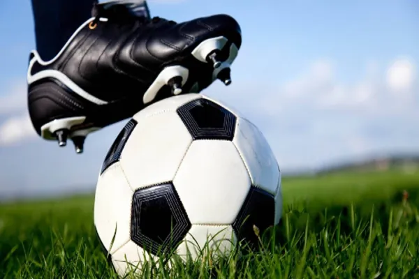 Foto relacionada a notícia: Campeonatos de futebol continuam suspensos no país