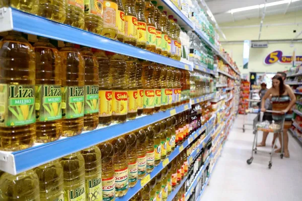 Foto relacionada a notícia: Um milhão de cestas de alimentos vão abastecer famílias de todo Paraná