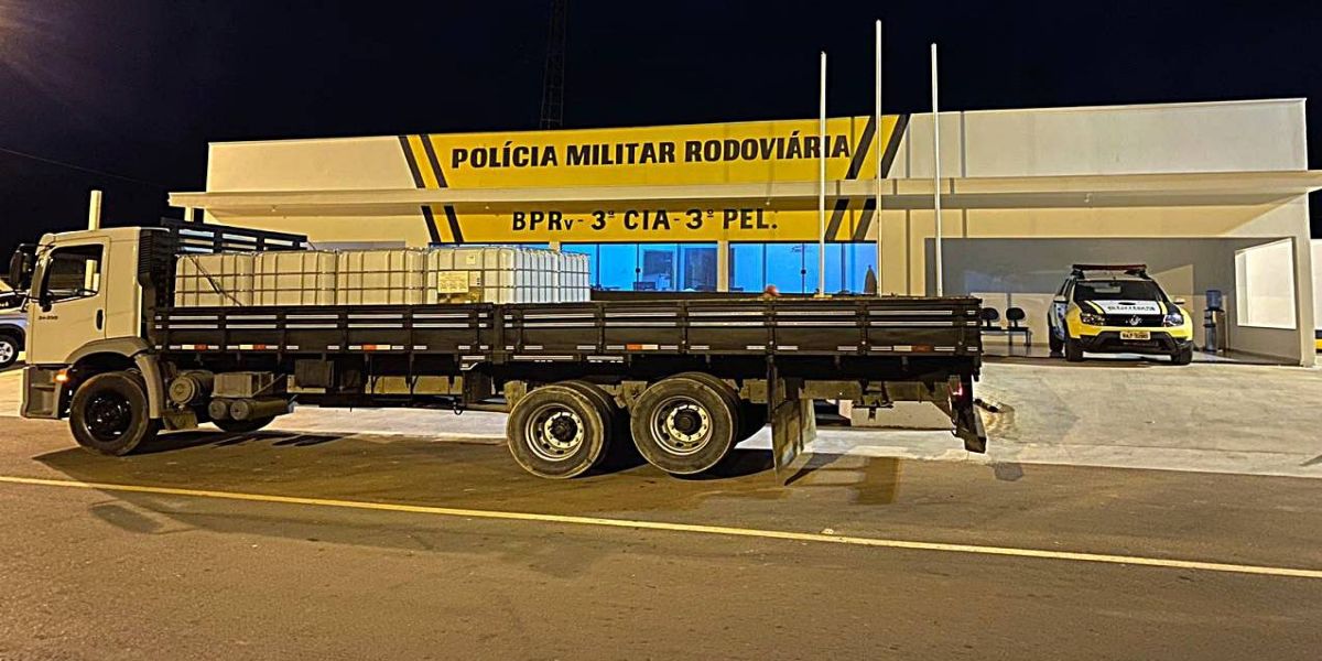 Caminhão furtado em Santa Catarina é recuperado pela Polícia Rodoviária em Iporã (PR)