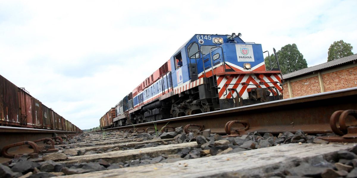 Ferroeste bate recorde de movimentação de cargas transportadas
