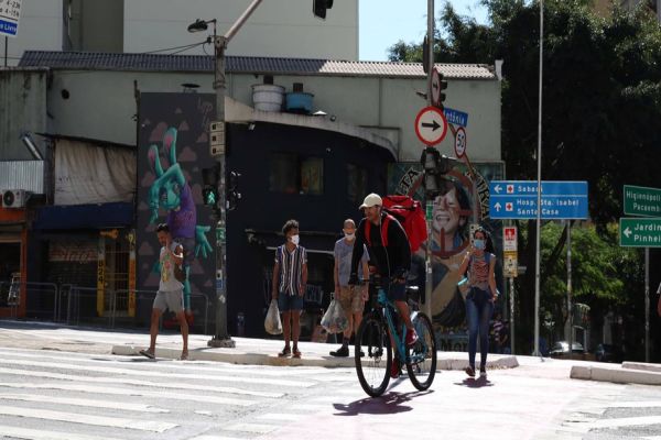 Universidades brasileiras integram pesquisa sobre uso de máscaras