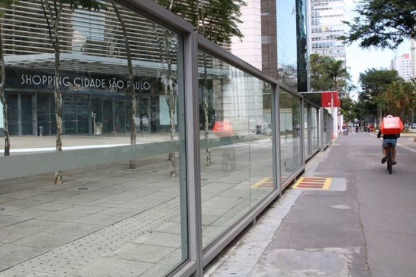 Projetos preveem compensações a entregadores e motoristas de aplicativos por exposição a coronavírus