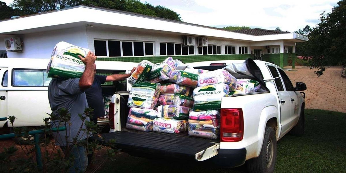 Estado entrega 9 mil cestas básicas a comunidades tradicionais