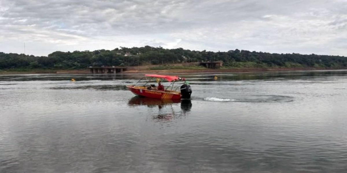 Nível do Rio Paraná dificulta buscas por paraguaios desaparecidos
