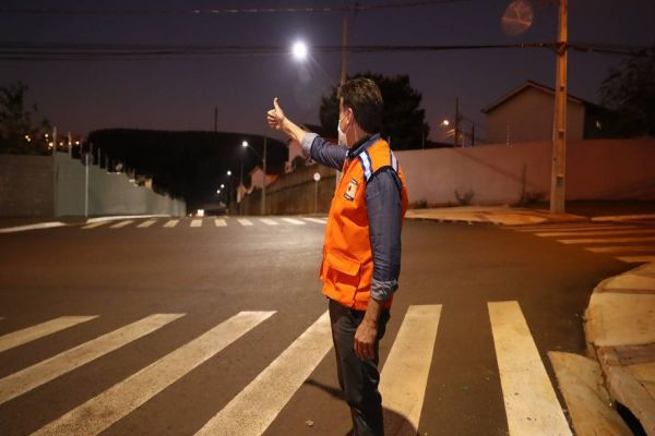 Rua Sá Cavalcante ganha iluminação de led